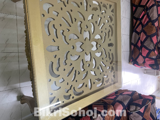সেন্টার টেবিল